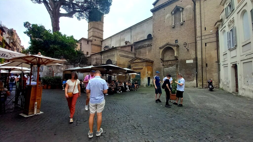 Trastevere città di Roma in viaggio con gli amici