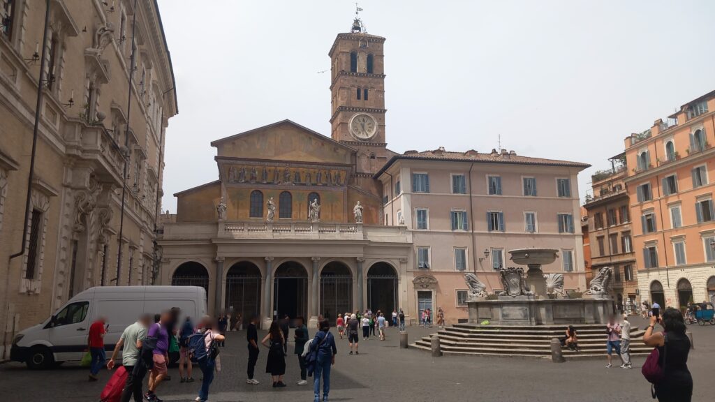 Trastevere città di Roma in viaggio con gli amici