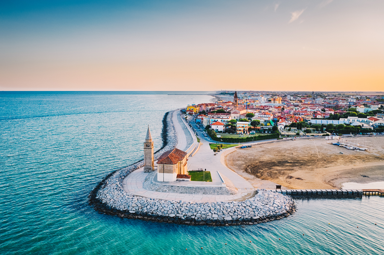 Caorle, spiagge, mare, e cosa vedere, in viaggio con gli amici