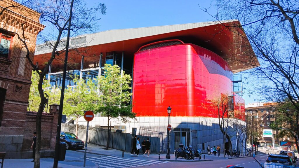 Reina Sofia, Madrid (In Viaggio Con Gli Amici immagini).