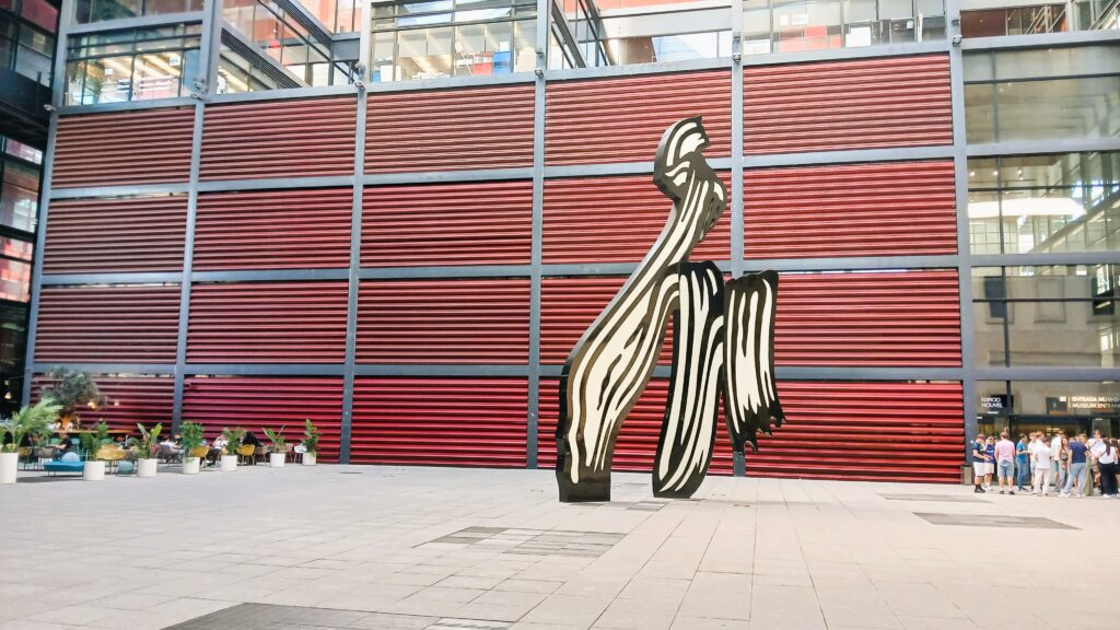 Reina Sofia, Madrid (In Viaggio Con Gli Amici immagini).