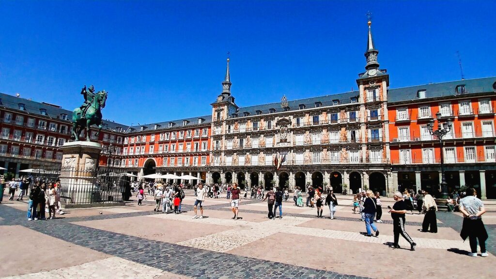 Madrid, cosa fare in tre giorni, In Viaggio Con Gli Amici, Plaza Major